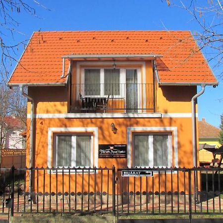 Horvath Apartmanhaz Oroshaza Exterior photo