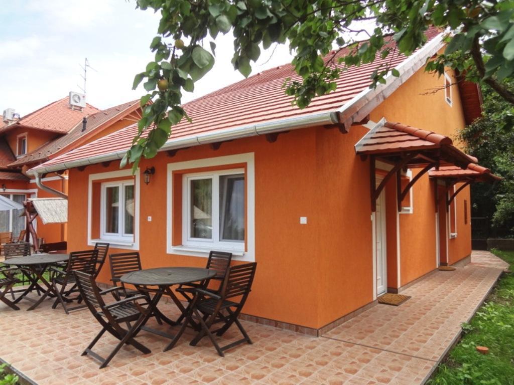Horvath Apartmanhaz Oroshaza Exterior photo