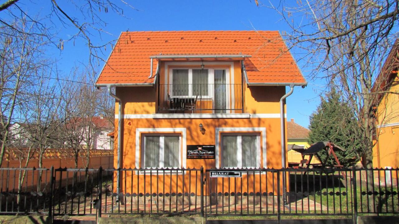 Horvath Apartmanhaz Oroshaza Exterior photo